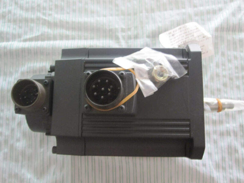 MITSUBISHI AC SERVO MOTOR HC152BT-SZ NEW ORIGINAL EXPEDITED SHIPPING