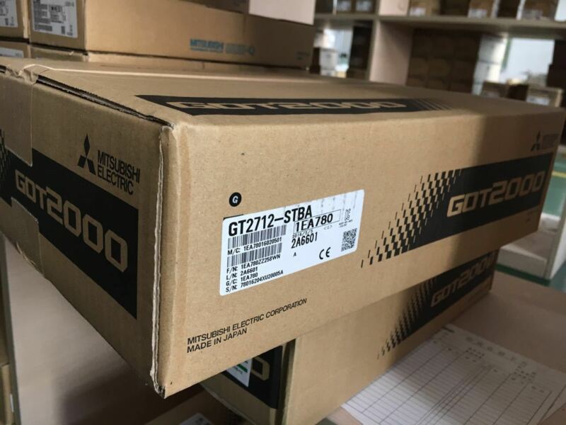 NEW ORIGINAL MITSUBISHI GT2712-STBA TOUCH PANEL EXPEDITED SHIPPING