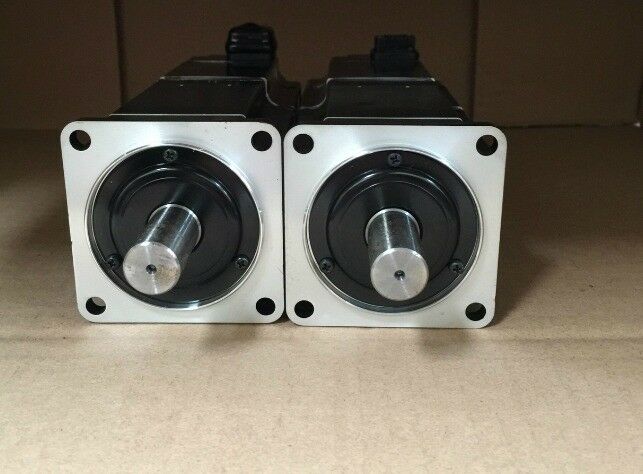 NEW ORIGINAL YASKAWA AC SERVO MOTOR SGMAS-04A2A21 EXPEDITED SHIPPING