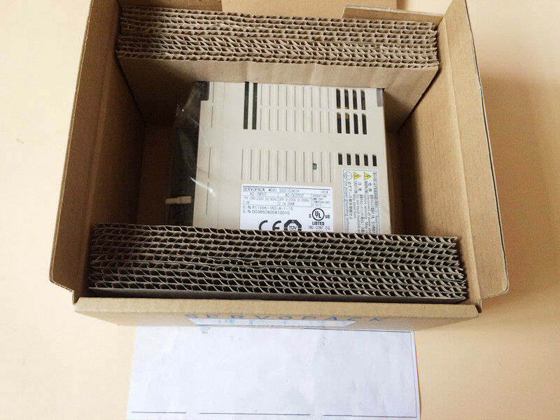 NEW ORIGINAL YASKAWA AC SERVO DRIVER SGDS-02A01A SGDS02A01A SHIPPING