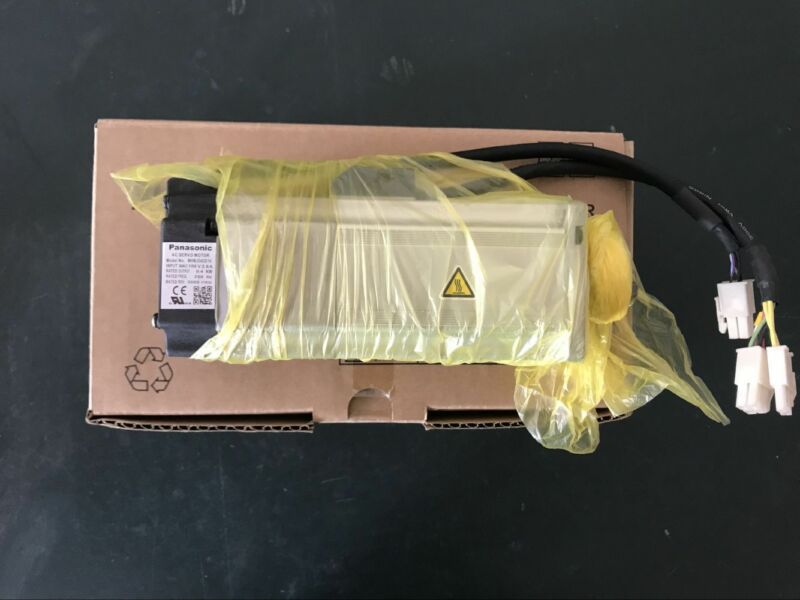 NEW ORIGINAL  PANASONIC AC SERVO MOTOR MHMJ042G1V EXPEDITED SHIPPING