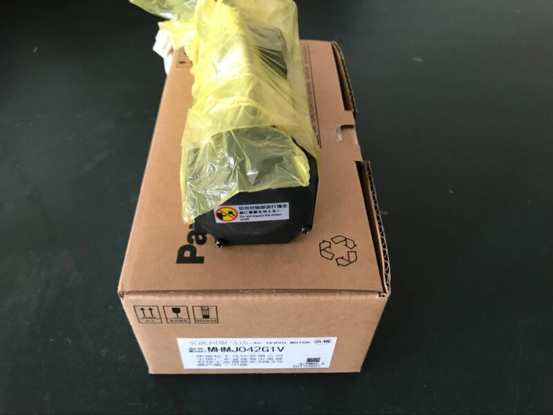 NEW ORIGINAL  PANASONIC AC SERVO MOTOR MHMJ042G1V EXPEDITED SHIPPING