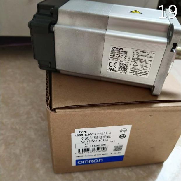 New Omron R88M-K75030T-S2 AC Servo Motor SERVOMOTOR 3000 RPM 230V