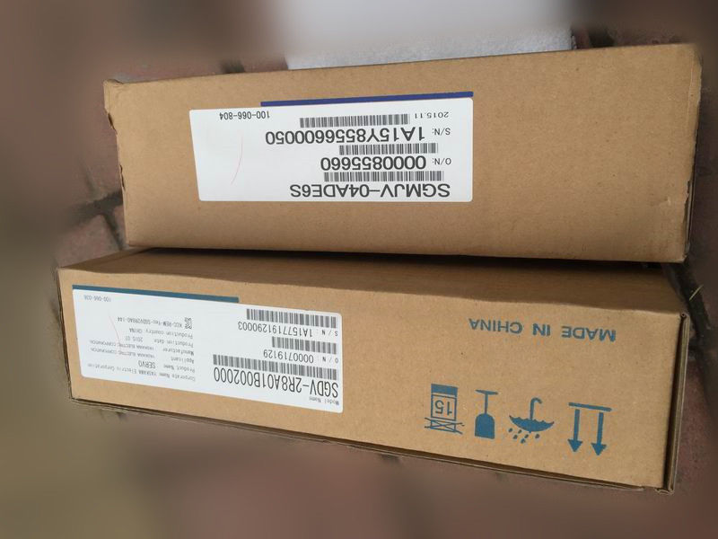 SGMJV-04ADE6S+SGDV-2R8A01B 400w 3000rpm 1.27N.m AC servo motor drive kit