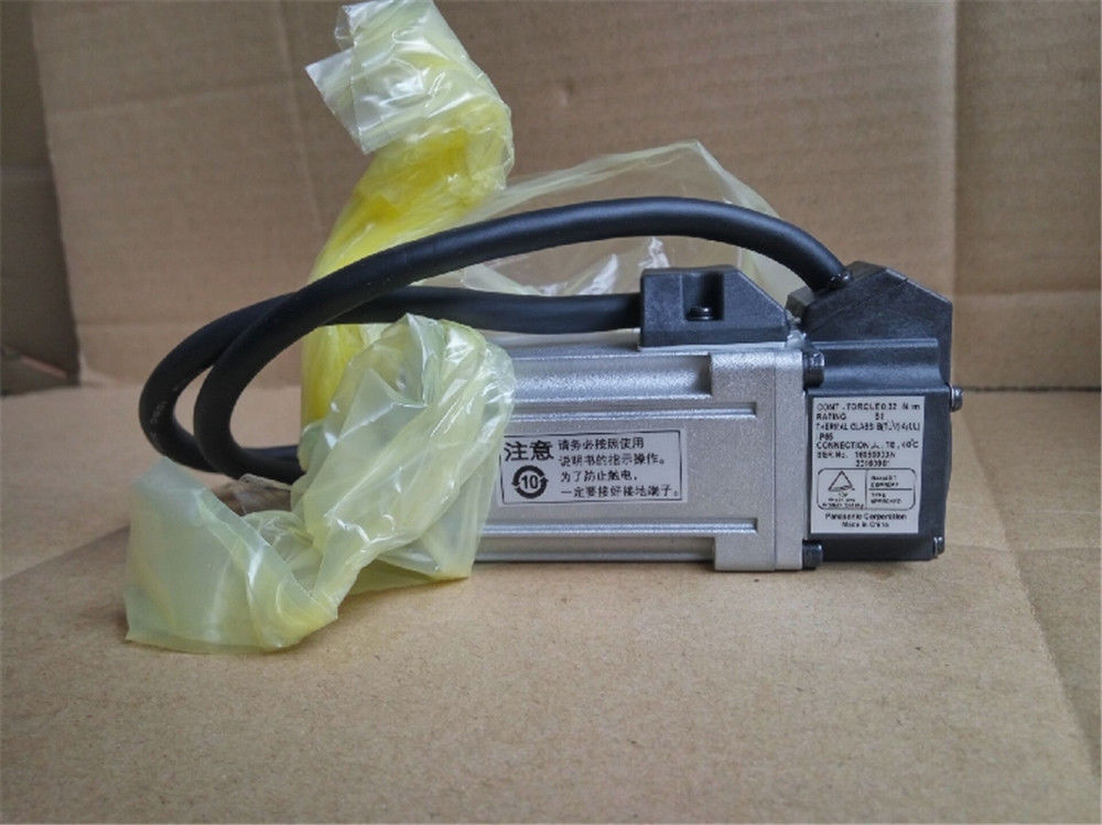 NEW PANASONIC AC servo motor MSMD012P1C A4 0.1kW 3000rpm in box