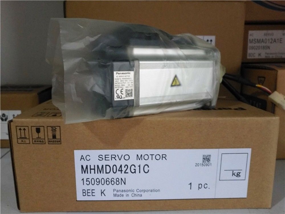 BRAND NEW Panasonic MHMD042G1C AC Servo Motor in box