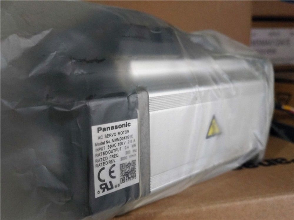 BRAND NEW Panasonic MHMD042G1C AC Servo Motor in box