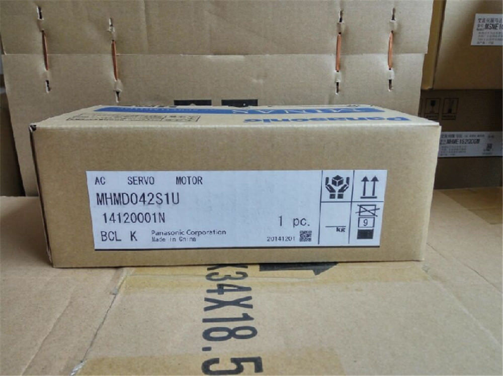 Brand NEW PANASONIC servo motor MHMD042S1U in box