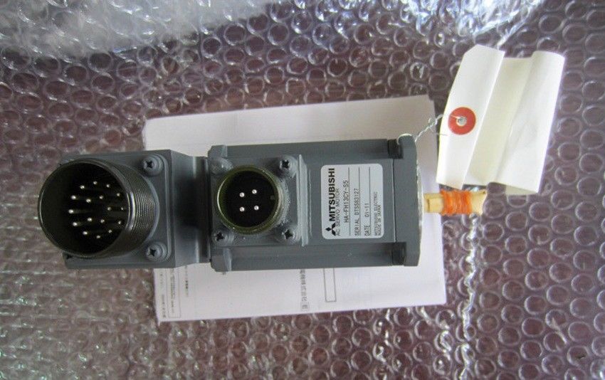 NEW Mitsubishi  Servo Motor HA-FH13CY-S5 HA-FH23CY-S5 IN BOX