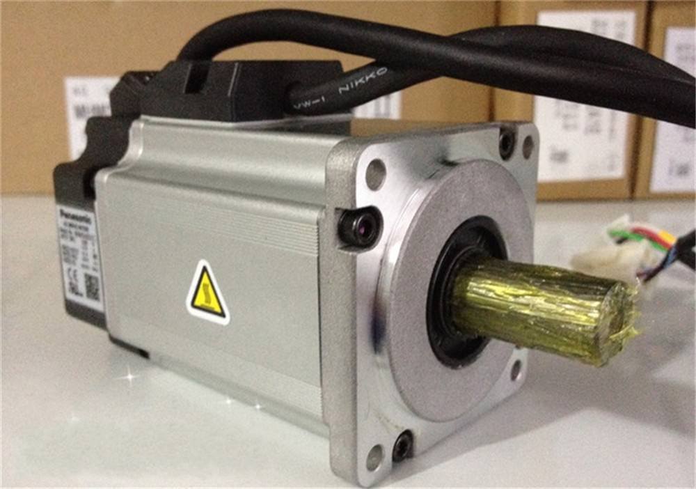 Original New PANASONIC AC Servo Motor MSMD042G1C in box