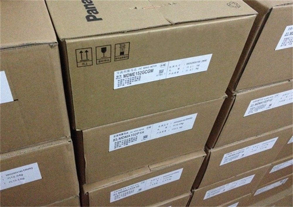 Brand New Panasonic AC servo motor MDME152GCGM in box