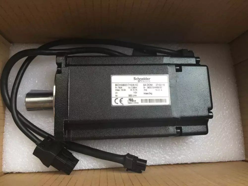 NEW&ORIGINAL Schneider SERVO MOTOR BCH0802O12A1C in box