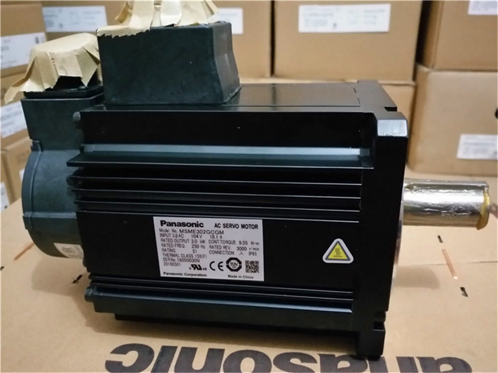 Brand NEW PANASONIC AC Servo motor MSME302GCGM in box