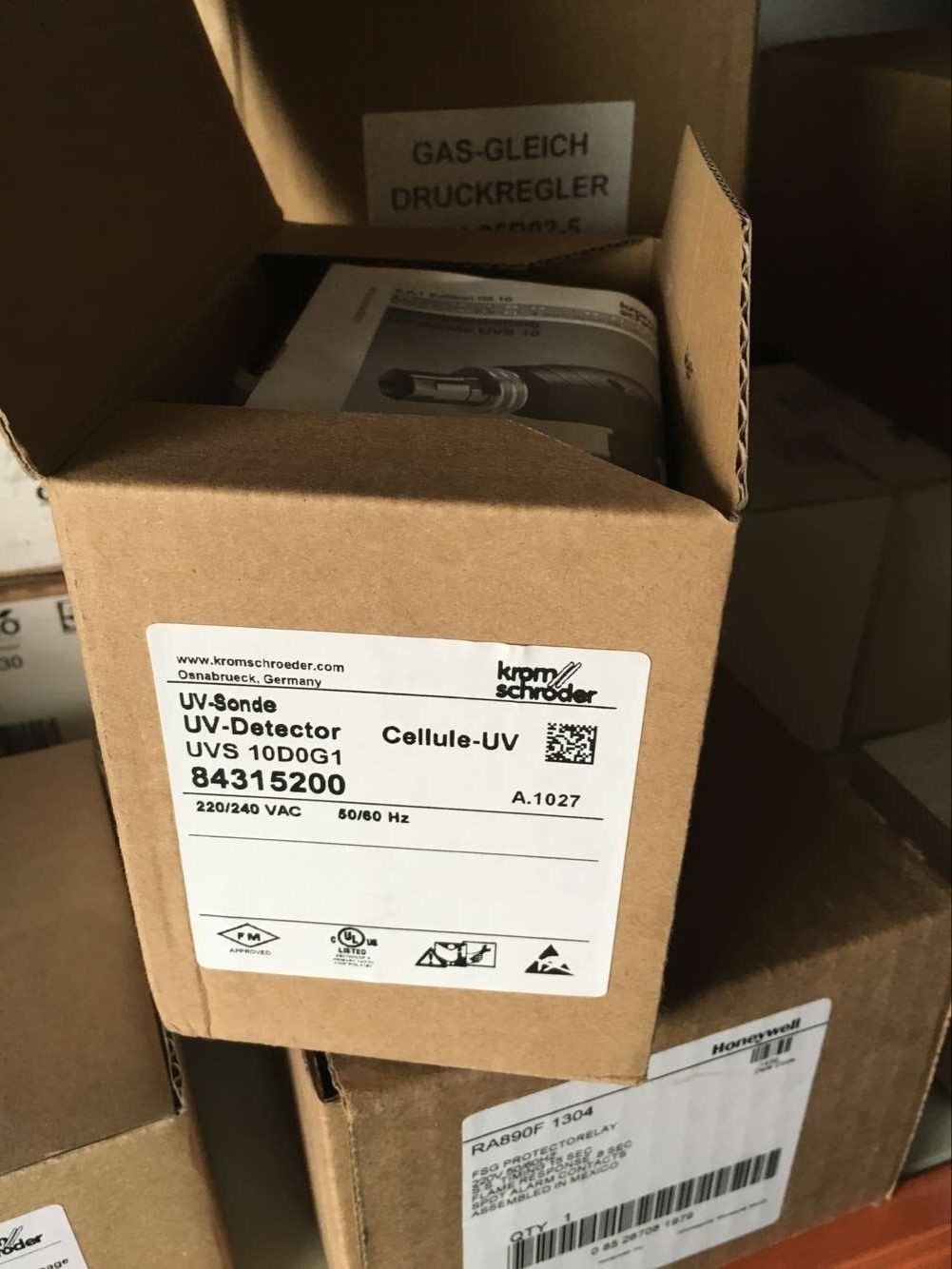 NEW Kromschroder UV-SONDE UVS 10D0G1 84315200 220/240 VAC 50/60Hz(Free DHL)