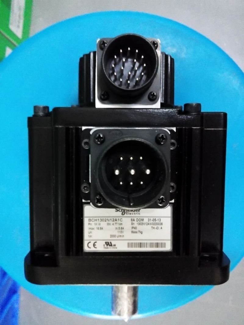 NEW&ORIGINAL Schneider AC SERVO MOTOR BCH1302N12A1C in box
